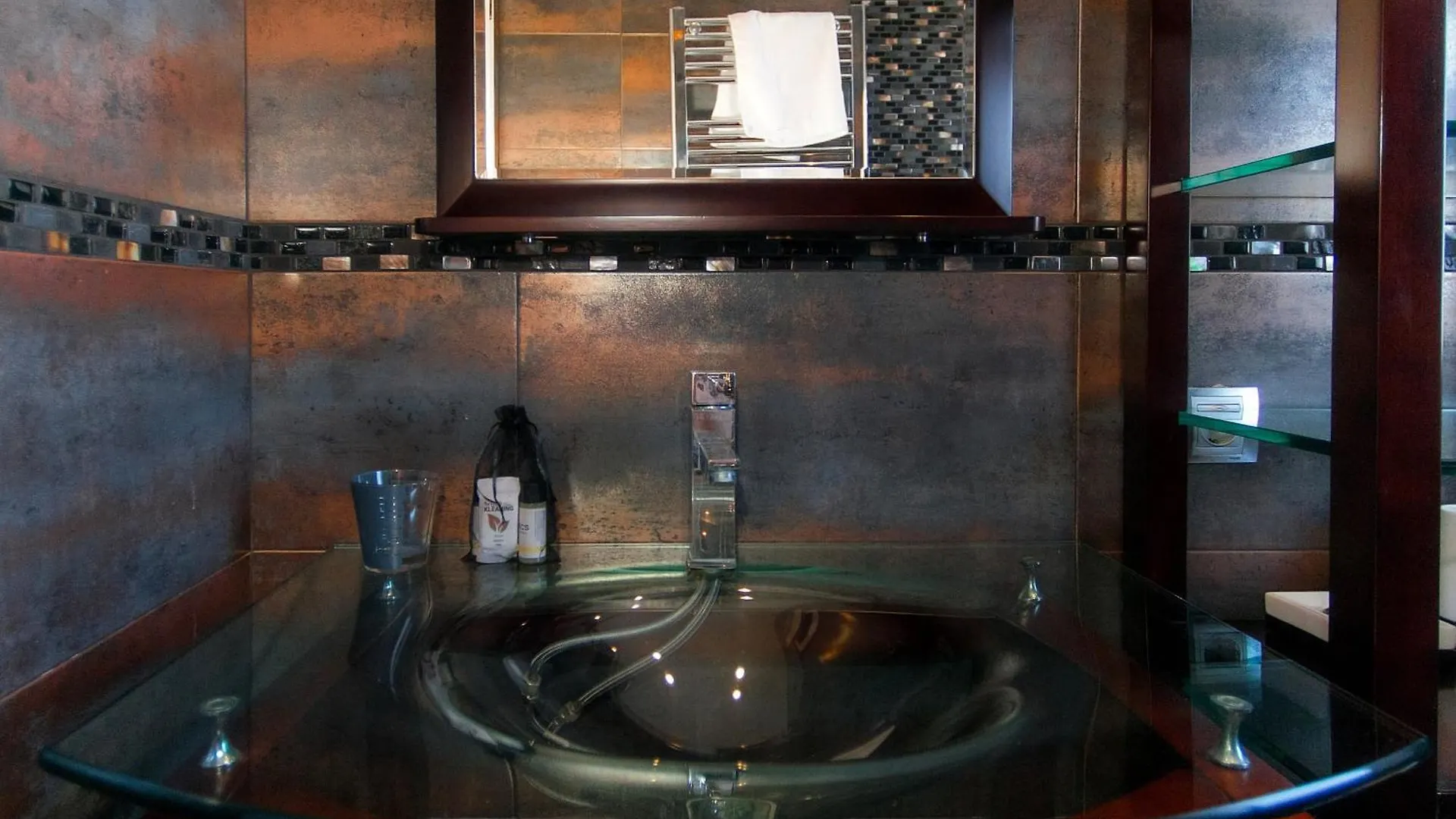 Welcs Villa 250 Emp Con Piscina Privada Y Amarre 艾姆布里亚布拉瓦