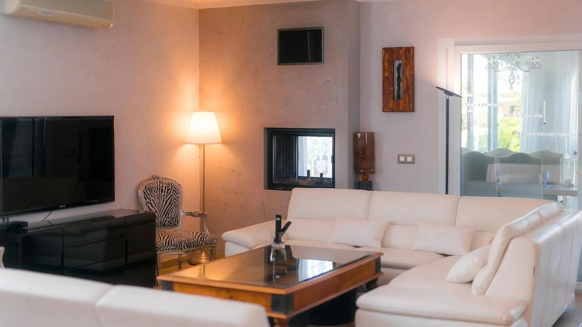 Welcs Villa 250 Emp Con Piscina Privada Y Amarre 艾姆布里亚布拉瓦