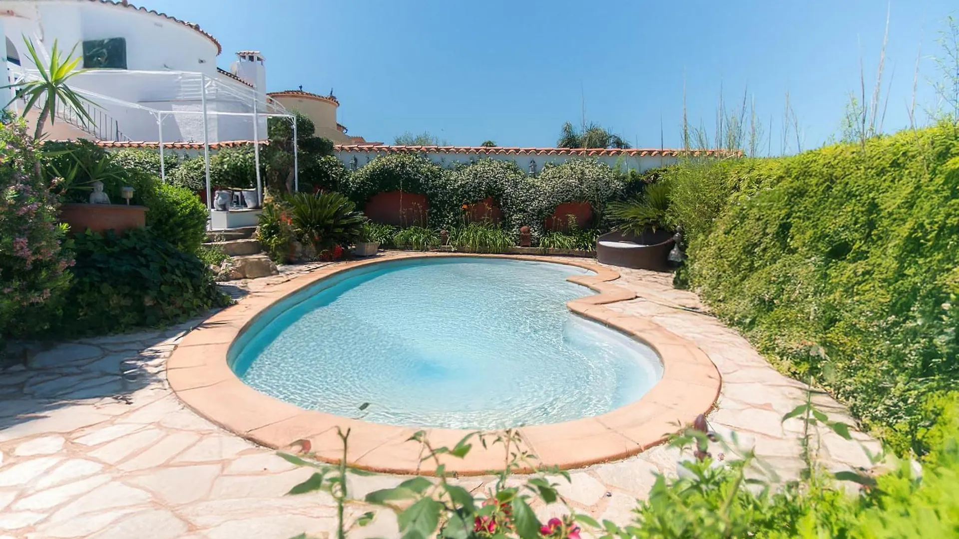 Welcs Villa 250 Emp Con Piscina Privada Y Amarre 艾姆布里亚布拉瓦 西班牙