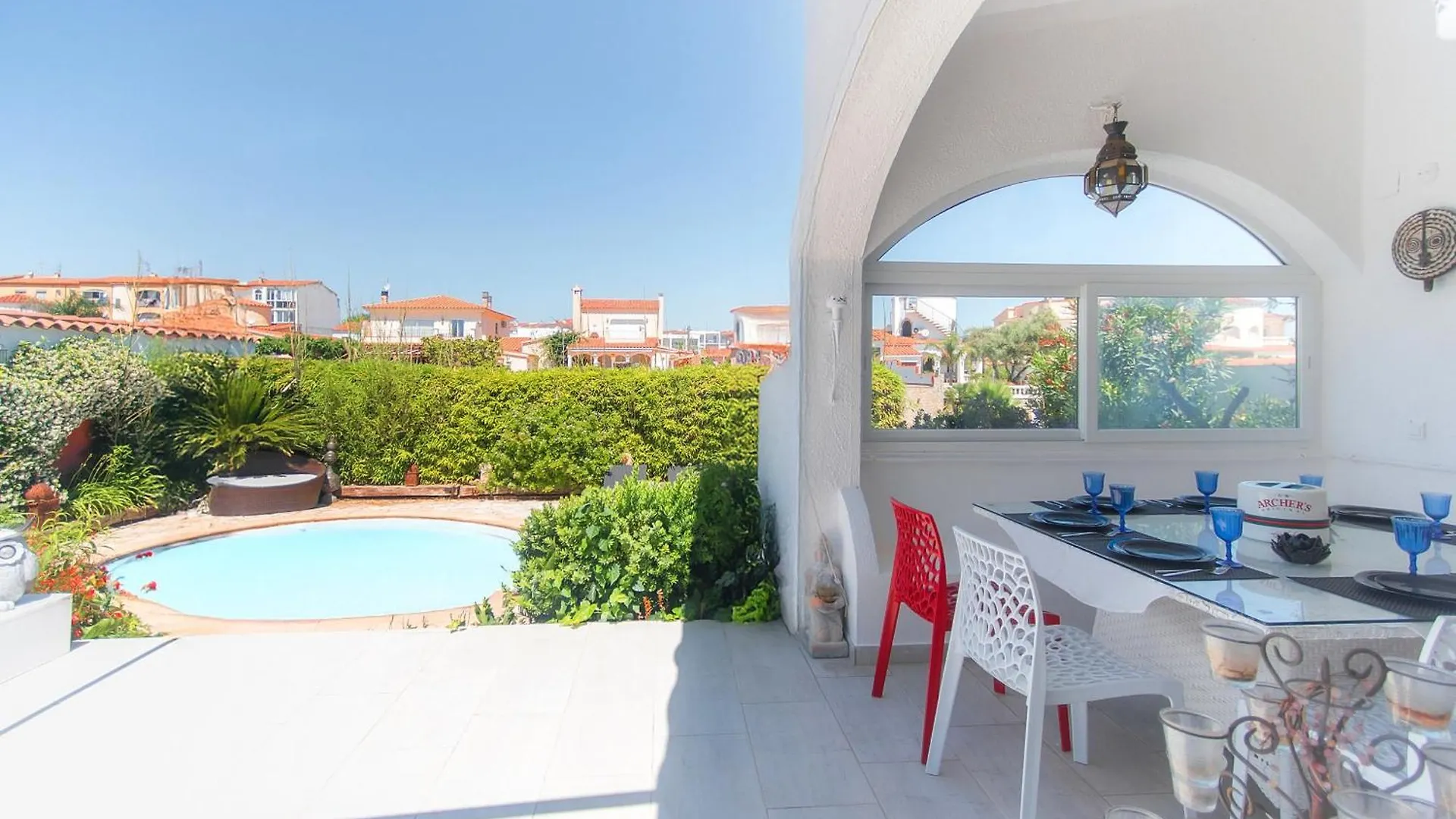 Welcs Villa 250 Emp Con Piscina Privada Y Amarre 艾姆布里亚布拉瓦 0*,  西班牙